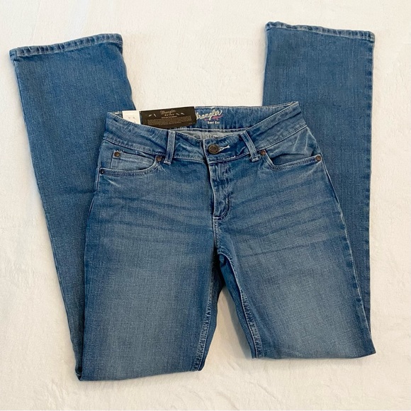 NWT Wrangler TALL Jeans Retro Light Blue Wash Mae Wide Leg Boot Cut 5 x 36" Long - Picture 1 of 6